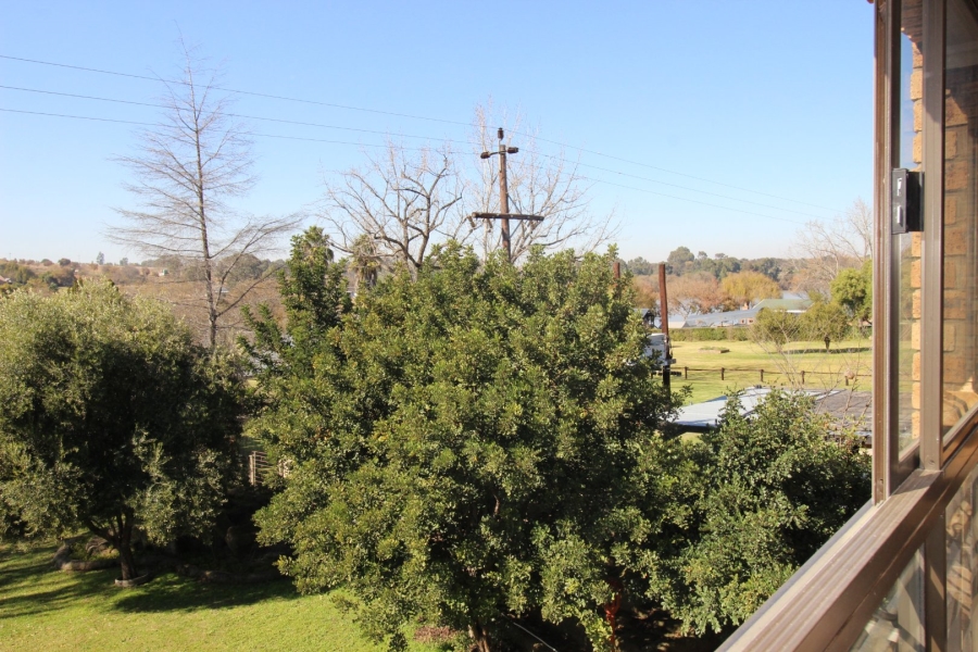 3 Bedroom Property for Sale in Lake Deneysville Free State